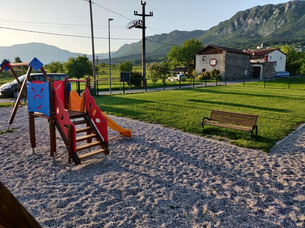 Small House In Vipava Valley المظهر الخارجي الصورة